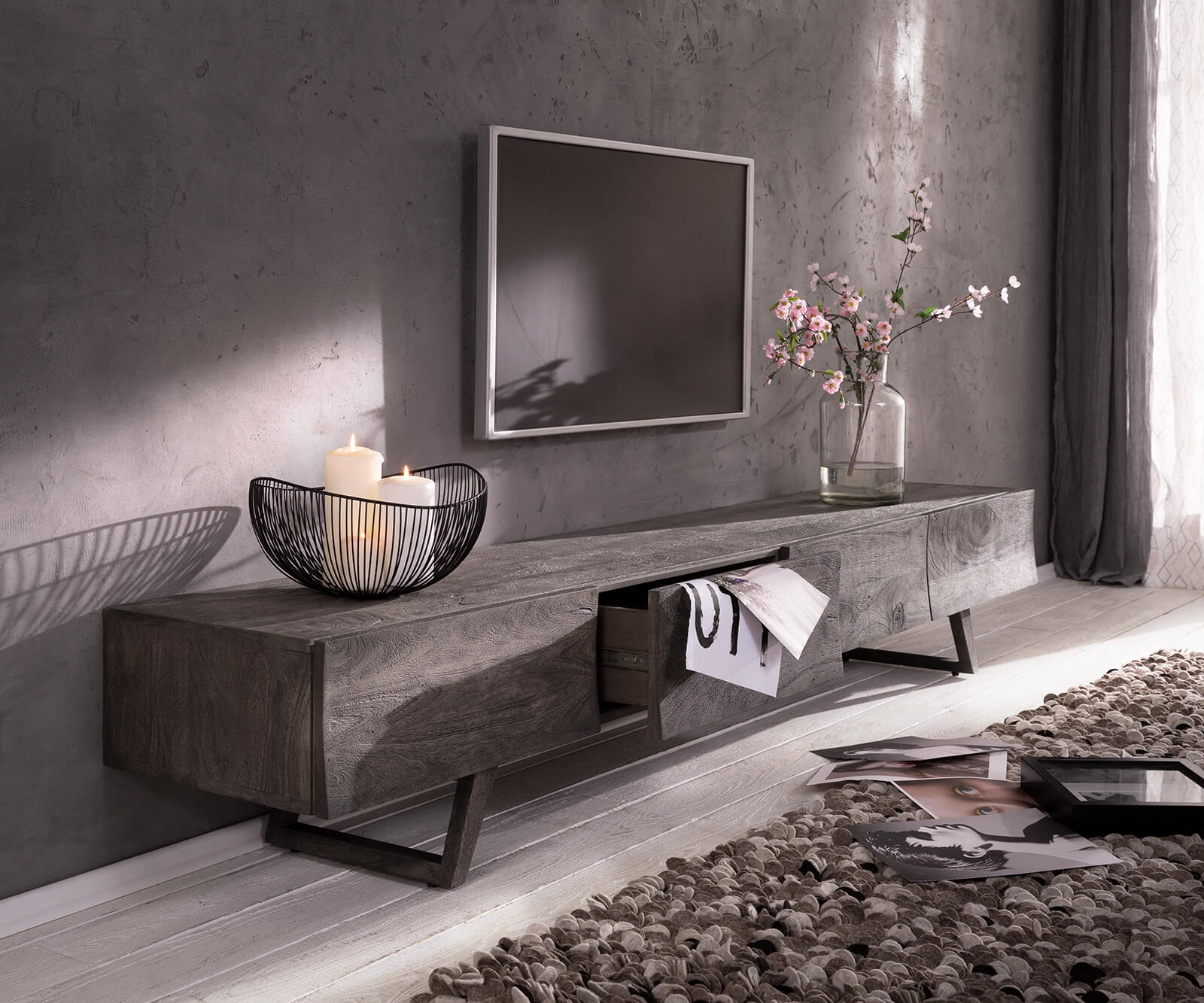 Design-Lowboard Wyatt 220 cm Akazie Platin 4 Schübe