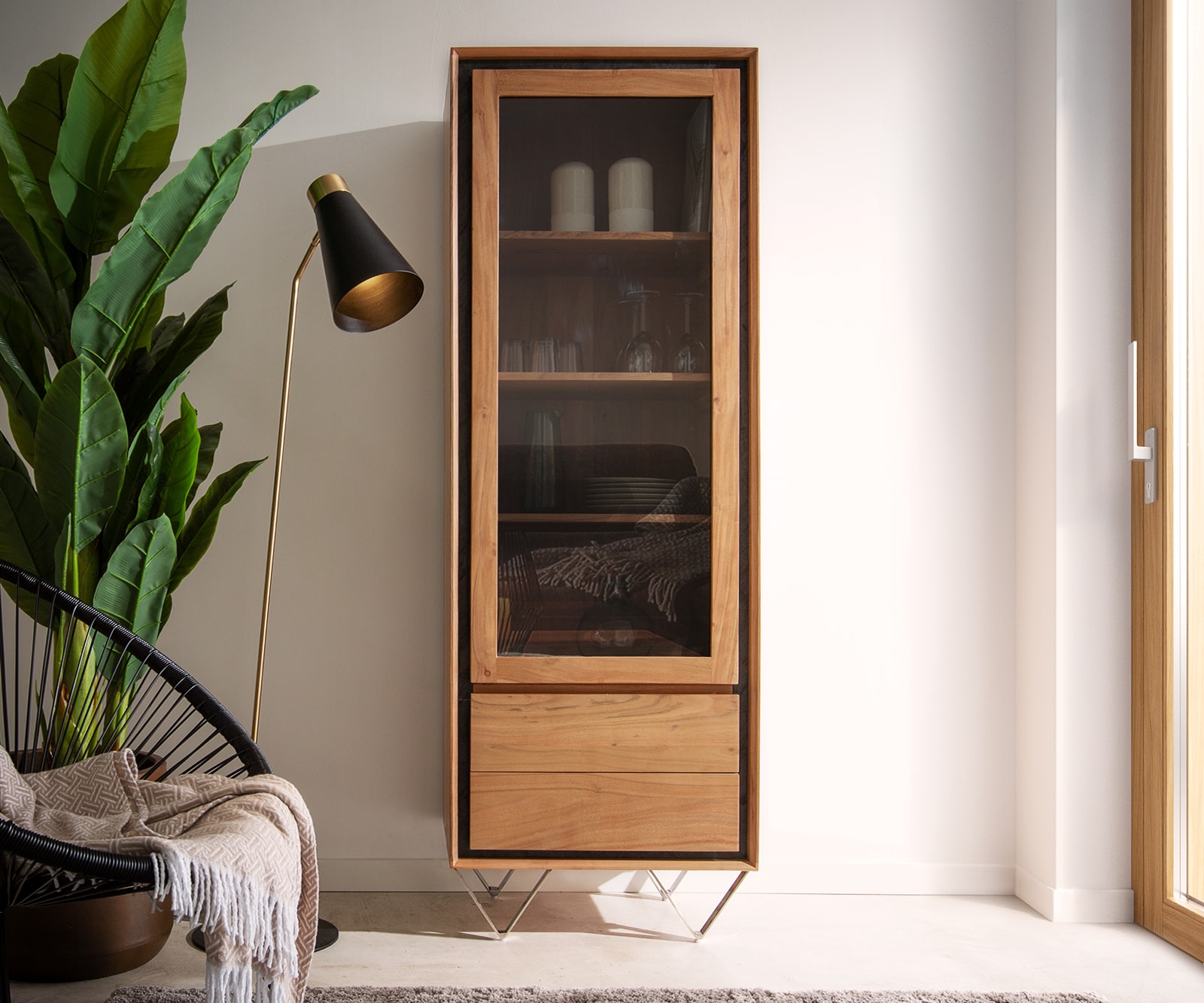 Vitrine Stonegrace 55x180 Akazie Natur 1 Tür 2 Schubladen Steinfurnier V-Fuß 1 Vitrine Stonegrace 55x180 Akazie Natur 1 Tür 2 Schubladen Steinfurnier V-Fuß 1