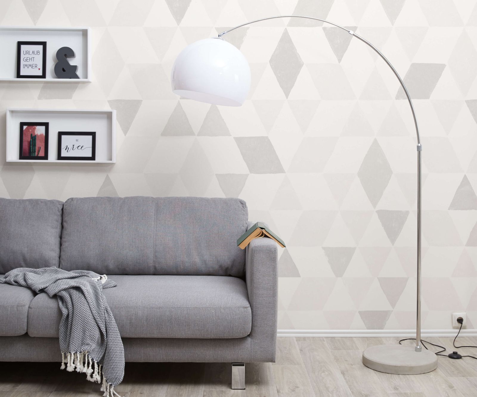 Bogenleuchte Big-Deal Eco Silber Weiss Betonfuß höhenverstellbar