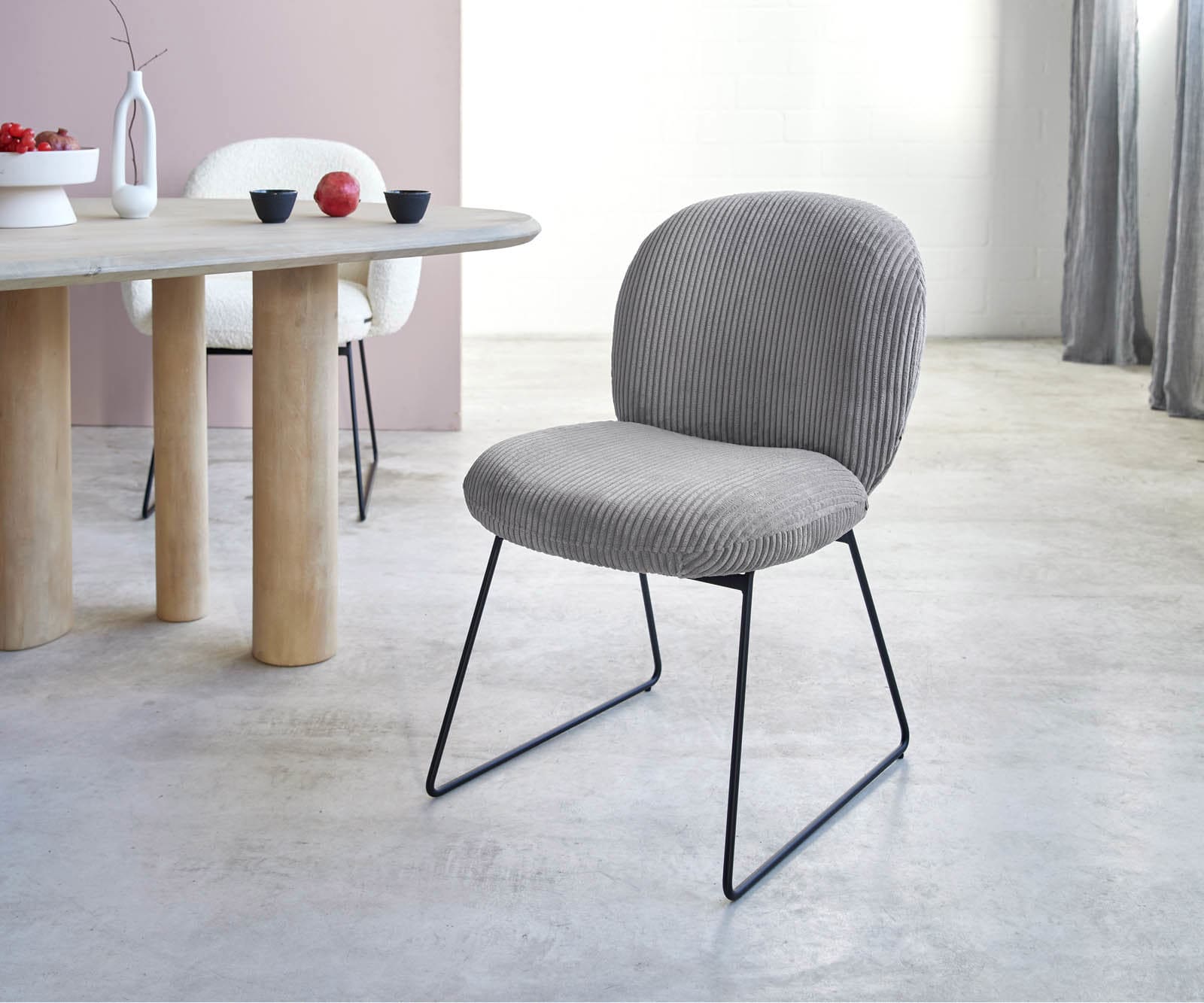 Esszimmerstuhl Nube-Flex Cord Silbergrau Kufengestell Schwarz Taschenfederkern Esszimmerstuhl Nube-Flex Cord Silbergrau Kufengestell Schwarz Taschenfederkern