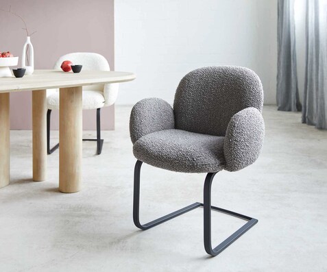 Freischwinger Nube-Flex mit Armlehnen Bouclé Silbergrau Freischwinger flach Schwarz Taschenfederkern