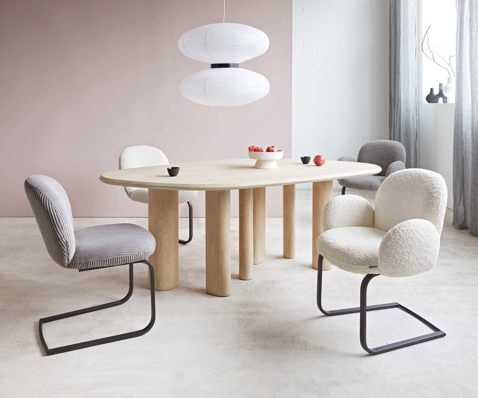 Freischwinger Nube-Flex mit Armlehnen Bouclé Silbergrau Freischwinger flach Schwarz Taschenfederkern 4 Freischwinger Nube-Flex mit Armlehnen Bouclé Silbergrau Freischwinger flach Schwarz Taschenfederkern 4