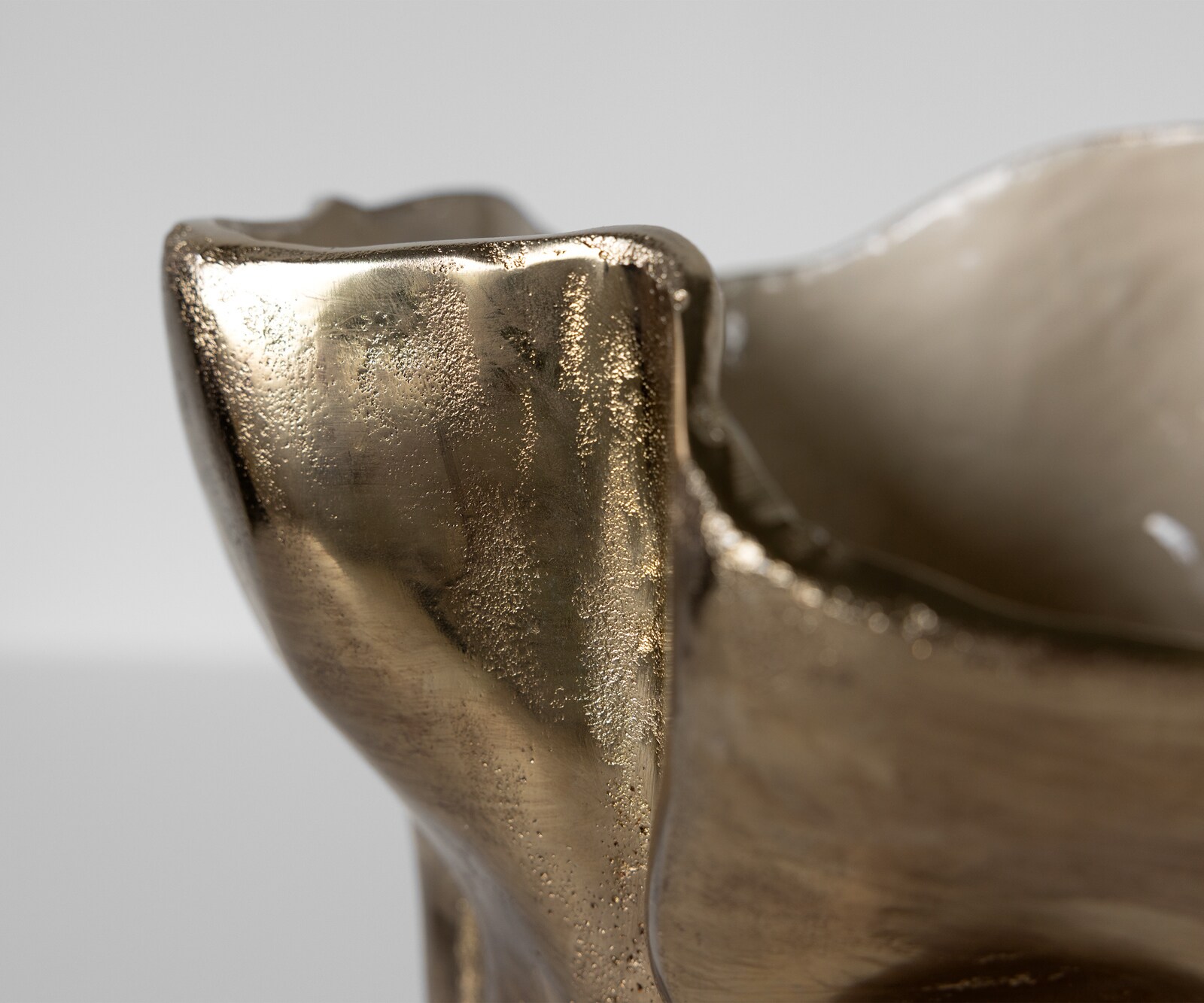 Vase Mimoro B28 x T24 x H38 cm Aluminium Champagner Ivory Handgemacht 2