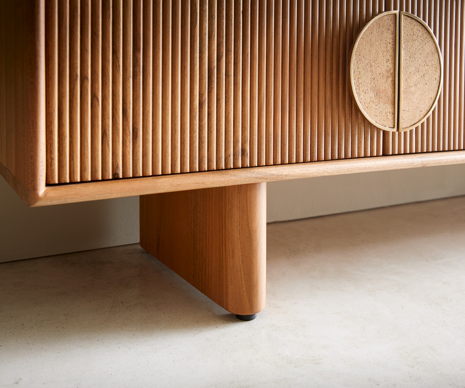 Lowboard Surimu 240 cm Akazie Hellbraun 4 Türen 2 Fächer Kork-Griff Holzfüße 8