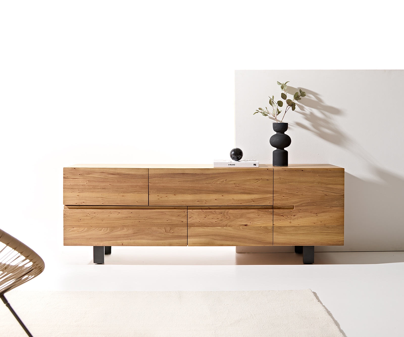 Sideboard Tiamar Ulme Natur mit 1 Tür und 4 Schubfächern – Natur