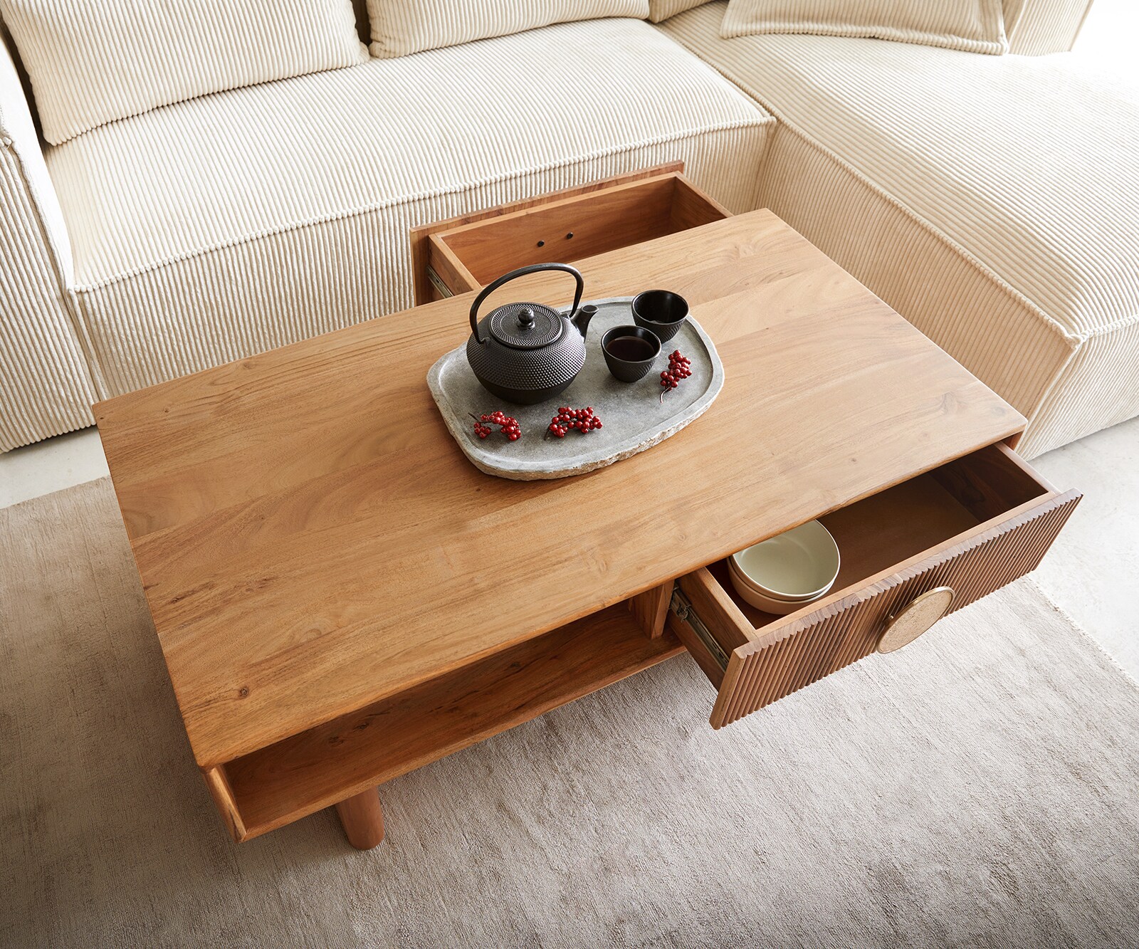 Couchtisch Surimu 115x60 cm Akazie Hellbraun 2 Schubladen Kork-Griff Holzfüße 3