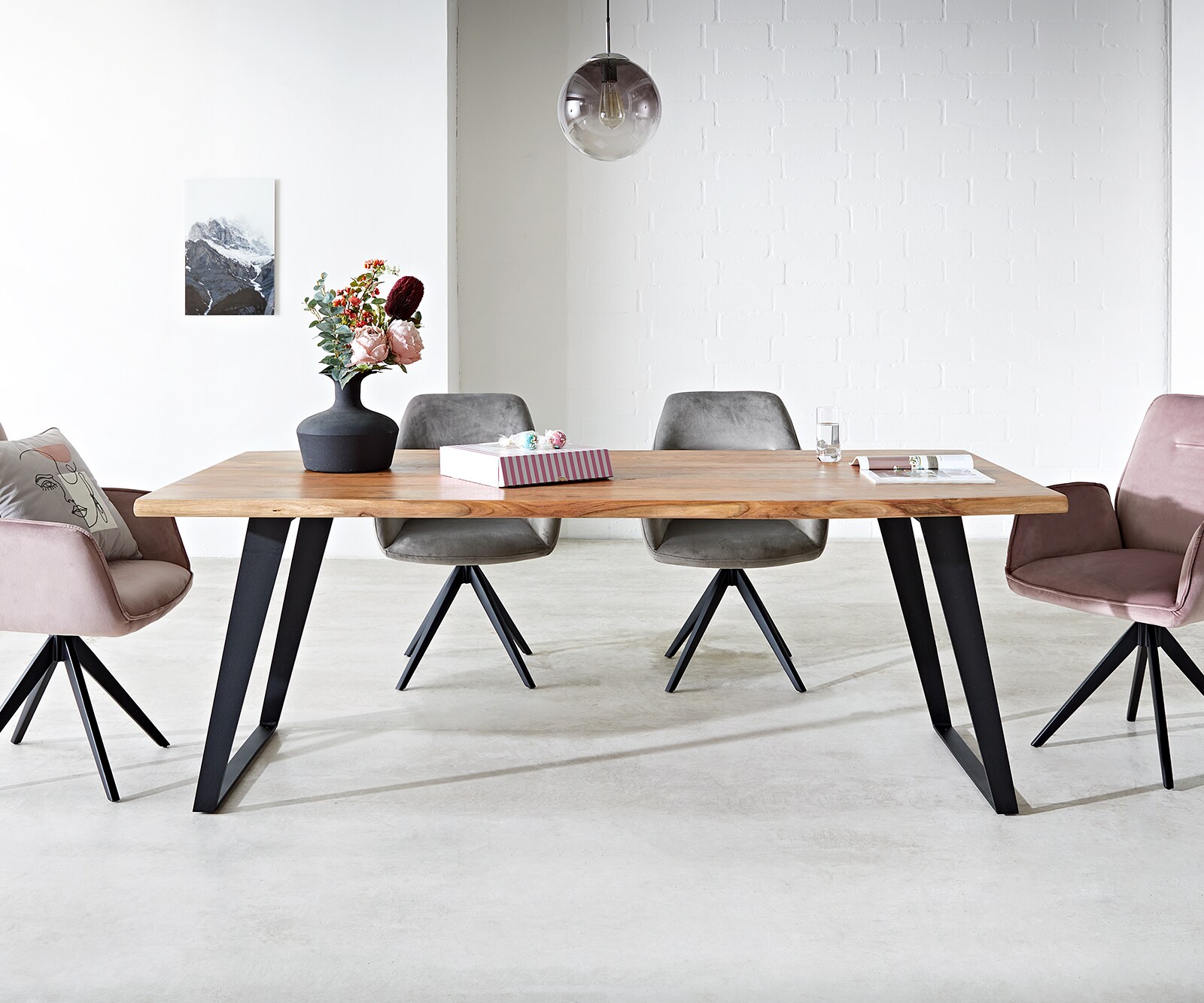 Esstisch Edge 200x100 Akazie Natur Metall Schräg Live-Edge 1