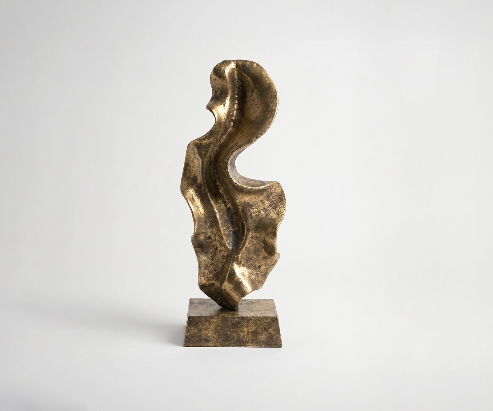 Sculpture Arvena l26 x P14 x H70 cm Aluminium Oro Antico Faite main