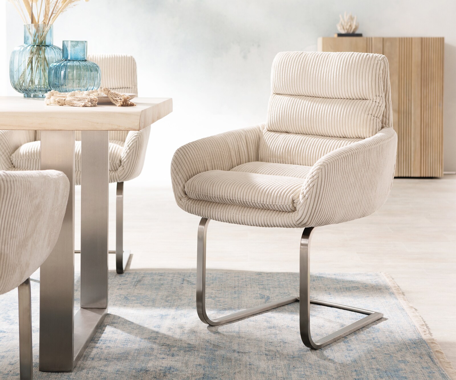 Freischwinger Abelia-Flex mit Armlehnen Cord Beige Freischwinger flach Edelstahl