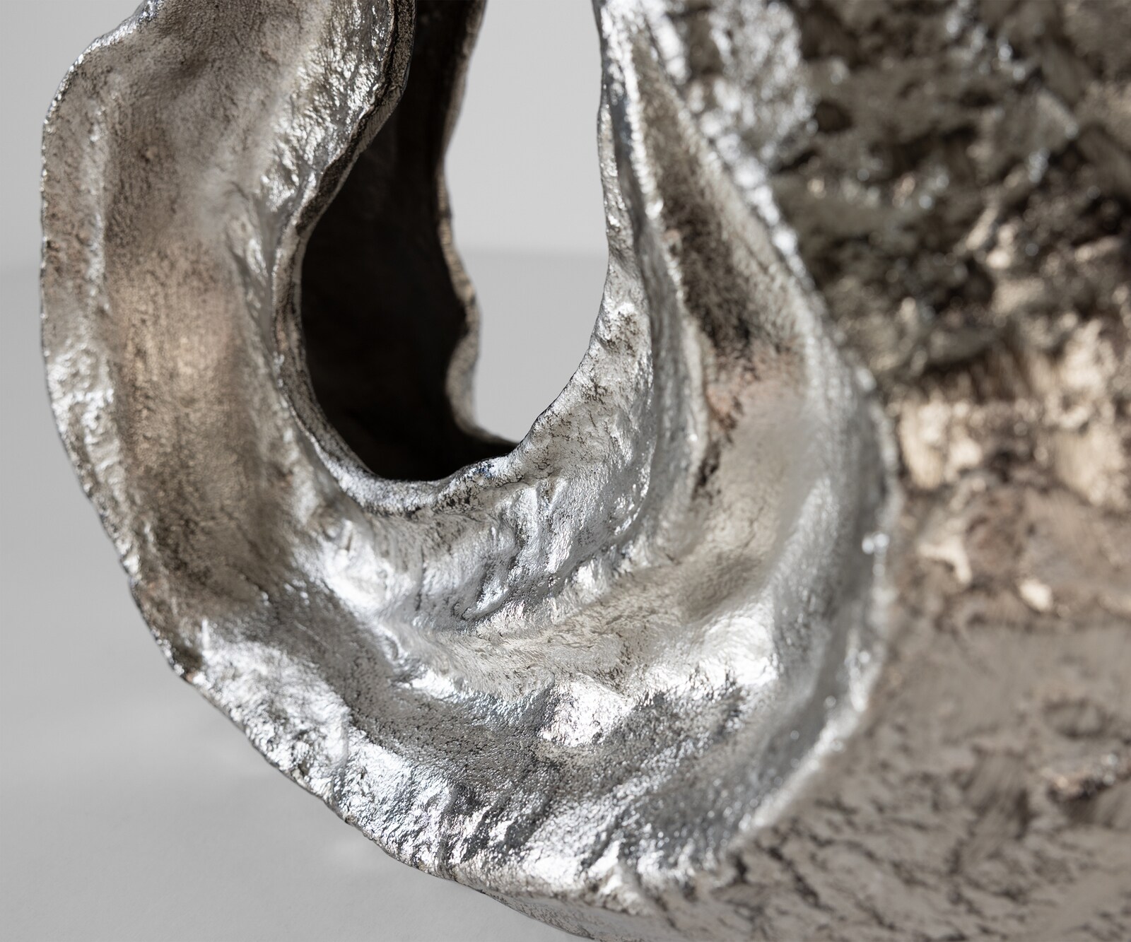 Skulptur Nexora B40 x T15 x H33 cm Aluminium Platin Handgemacht 2
