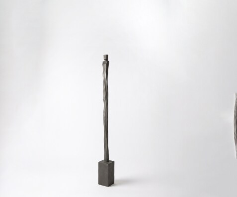 Figur Statera B12 x T12 x H131 cm Aluminium Basalt Handgemacht