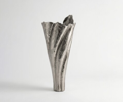 Vase Flamara B33 x T29 x H74 cm Aluminium Platin Handgemacht